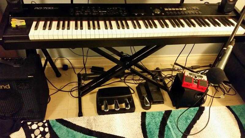 Roland RD700NX Digital STage Piano and accessories