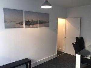 room to let in Corsham