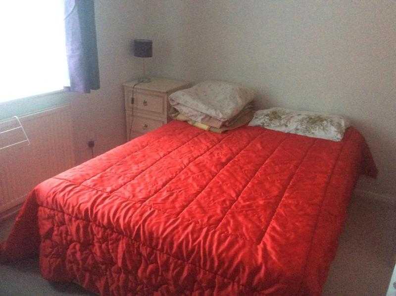 Room to Let in Ripley Road,Send, nr Ripley