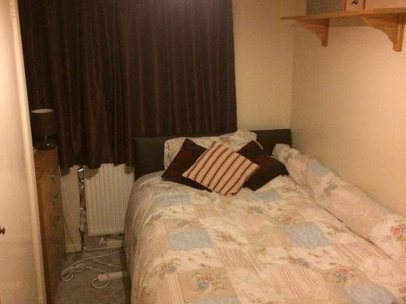 Room to rent in Crawley