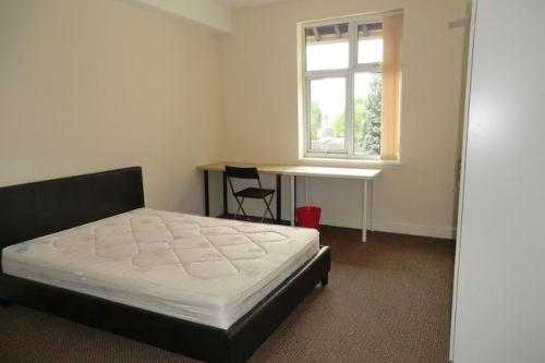 ROOMS TO RENT FROM 300 per month - Upperton Road