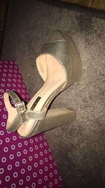 Rose gold platform heels size 3