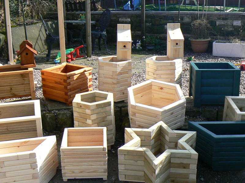 rosette wooden garden planters