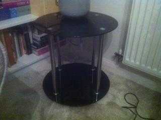 Round glass sidelamp table