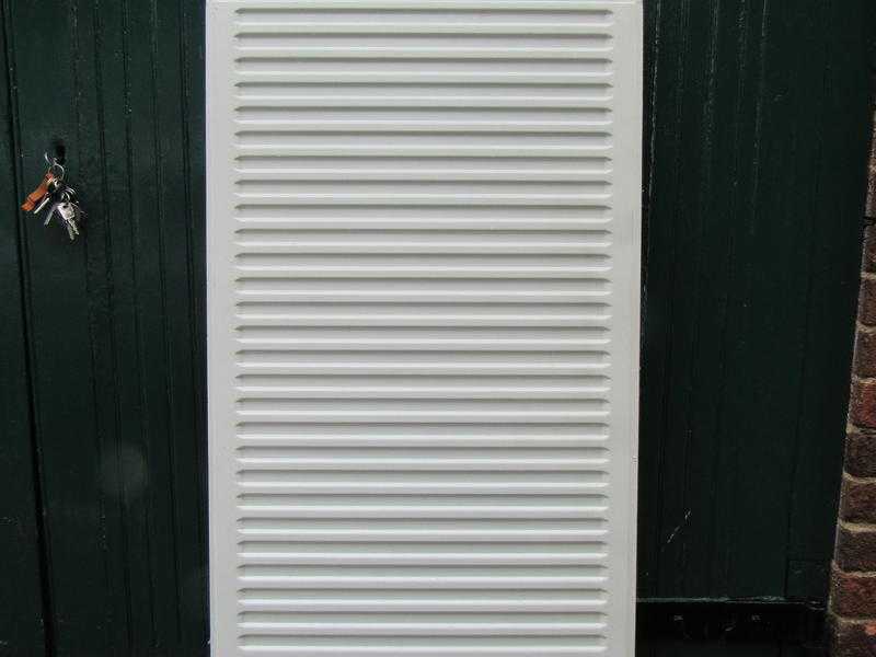 Round-Top Single Panel Convector Radiator - White 600 x 1100mm