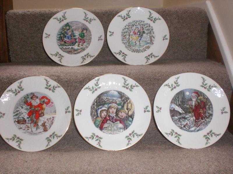 Royal Doulton Christmas Plates x 5