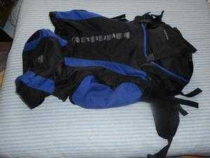 rucksack with 2 person picnic setting