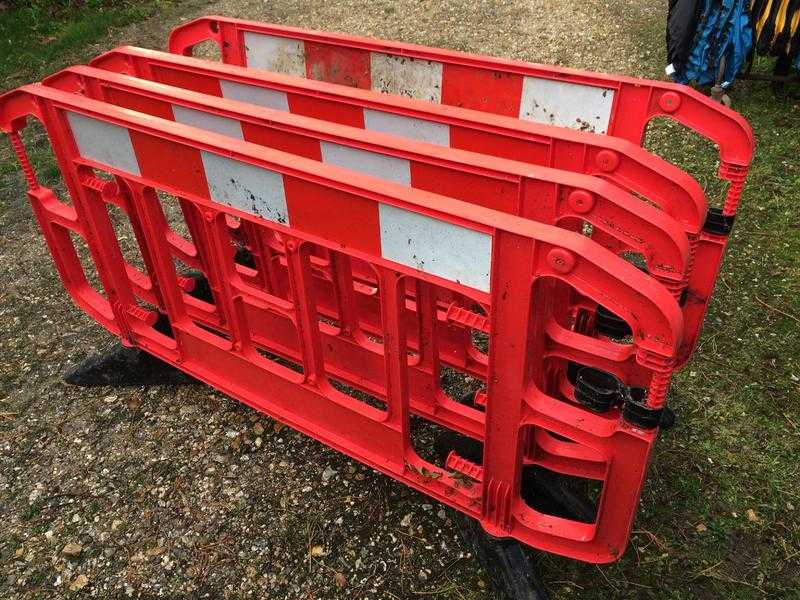 Safety Barriers (4 for sale) - JSP 2 Metre Titan 2 Interlockable Safety Barriers