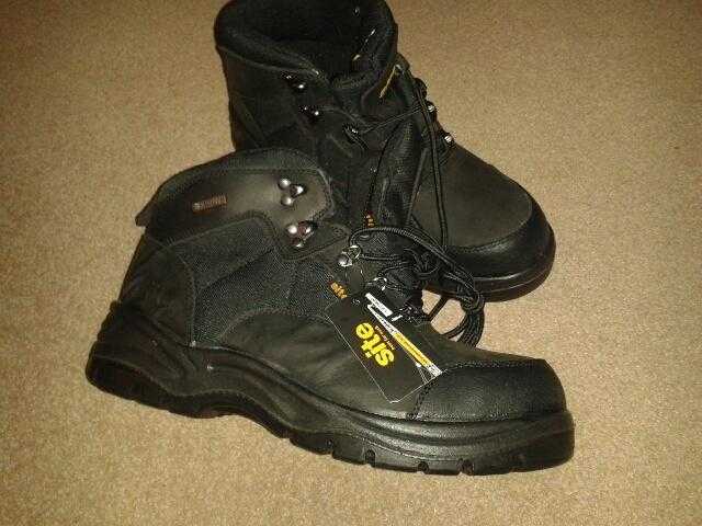 Safety boots