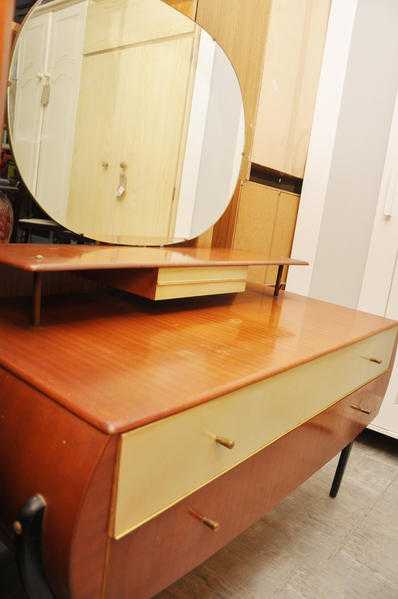 SALE NOW ON 1950039s Dressing Table - Local Delivery 19