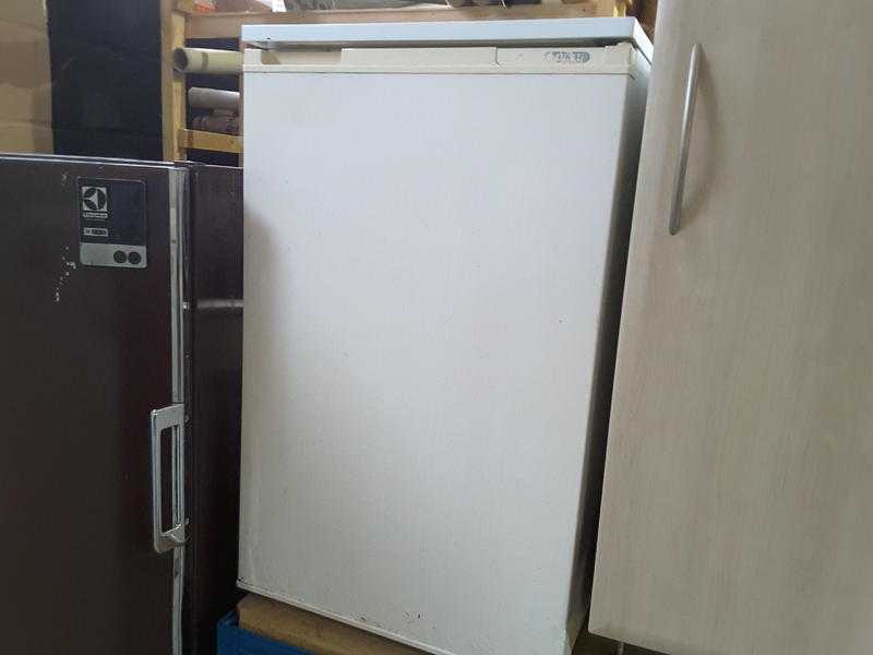 SALE NOW ON Under Counter Slimline Fridge - Local Delivery 19