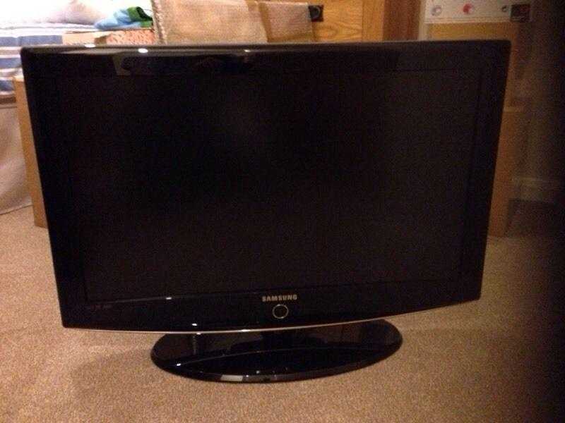 Samsung 32039039 Full HD Widescreen LCD TV Built in Digital Freeview