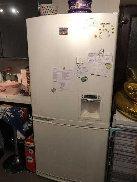 Samsung fridge freezer FOR SALE