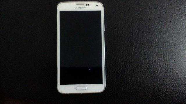 Samsung galaxy s5 for sale comes with a free laptop