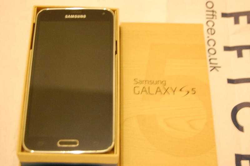 Samsung Galaxy S5 SM-G900F 16GB Black Excellent (Open to all networks mobile Phone for sale sim free