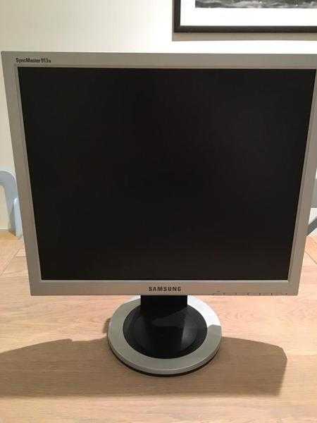 SAMSUNG MONITOR