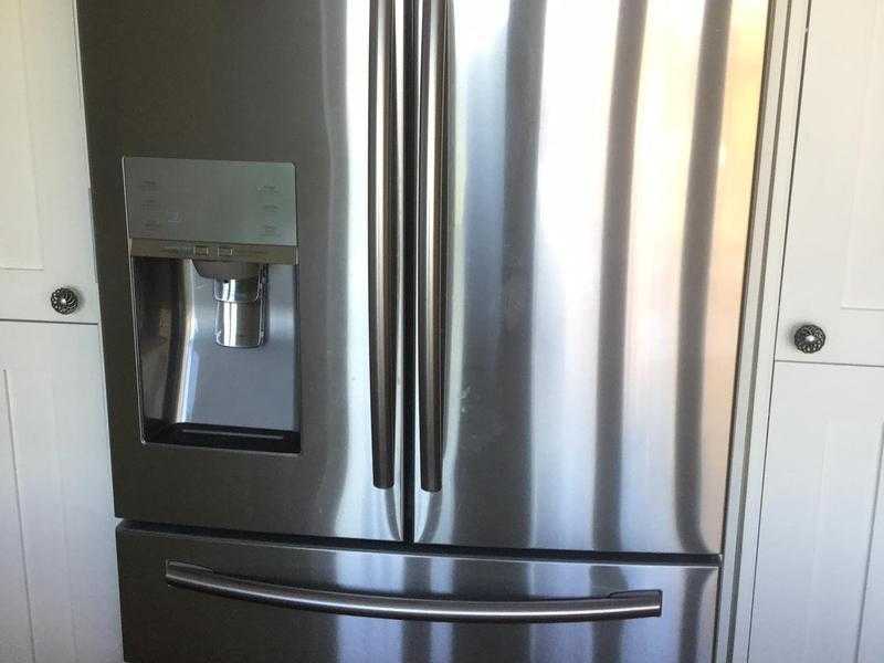 Samsung RF24HSESBSR quality American fridge freezer, only 8 months old