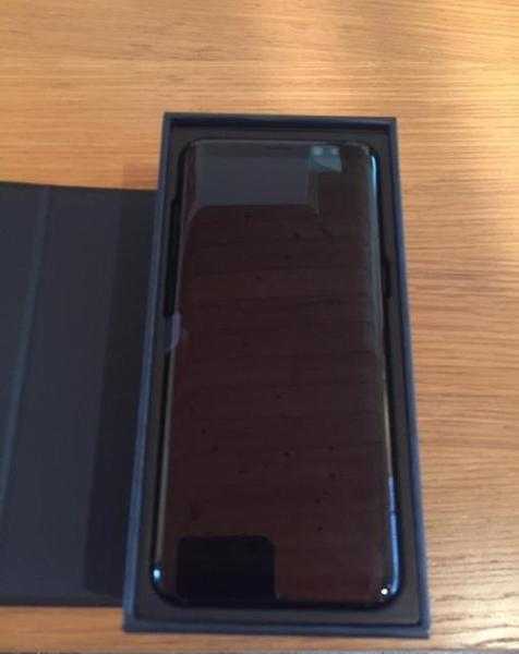 Samsung S8 64 gb midnight boxed mint condition