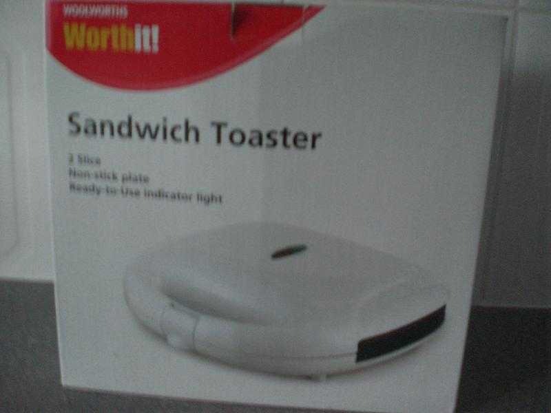 Sandwich Toaster  2 slice- Non stick Plate (New and factory boxed)