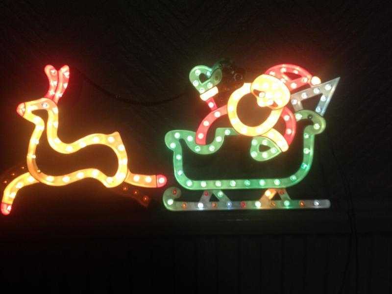 Santa Sleigh amp Reindeer chasing light decoration