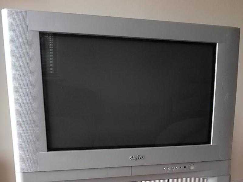 Sanyo 26quot TV with stand