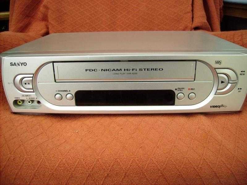 SANYO VIDEO CASSETTE RECORDER.