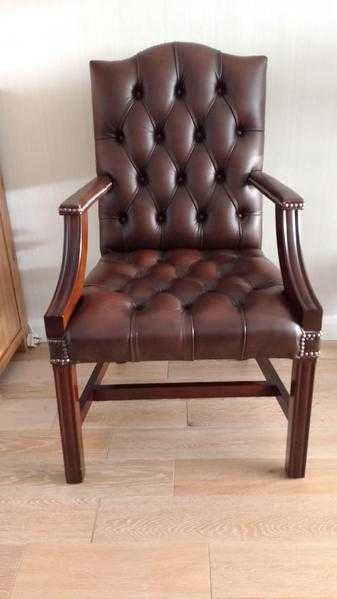 SAXON Gainsborough leather chair