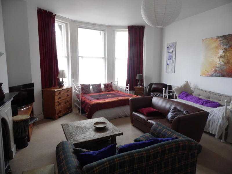 SB LETS are Delighted to Offer a 1 Bedroom Fully Furnished with All Bills Included