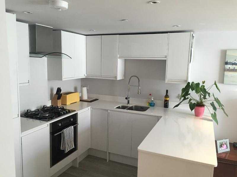 SB Lets are Delighted to Offer a Modern, Luxury 2 Bedroom New-Build Mews House with Private Parking