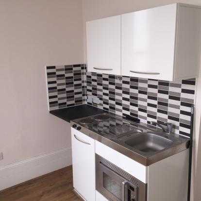 SB Lets are Delighted to Offer This Wonderful, Large Studio Flat, Located on Kings Road, Brighton