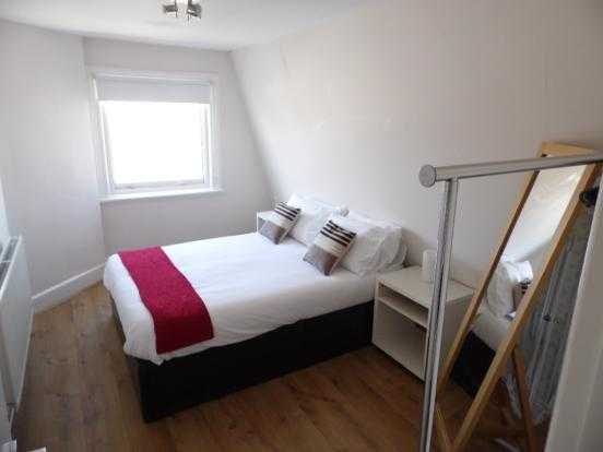 SB Lets are Pleased to Offer a Large Fully Furnished Top Floor 1 Bedroom Flat in Central Brighton