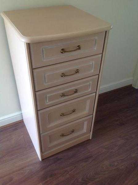 SCHREIBER ITALIAN STYLE FIVE DRAWERS LIGHT COLOUR CHEST