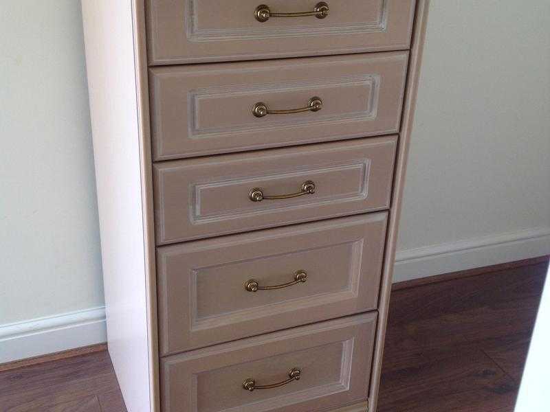 SCHREIBER MODERN ITALIAN STYLE CHEST of FIVE DRAWERS SMOOTH LIGHT WOOD