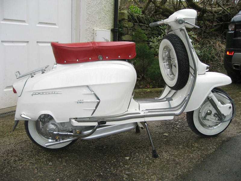 Scooter built in England SX200 replica on an Li frame