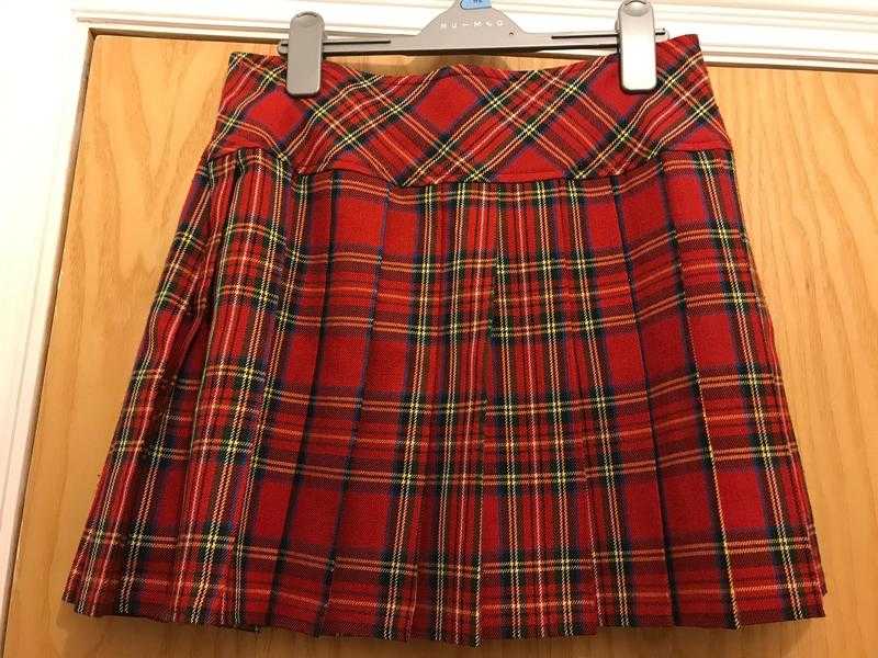 Scottish style tartan skirt. 10