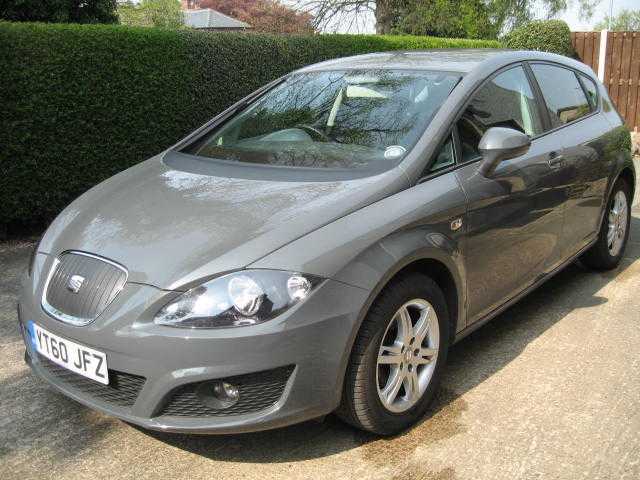 SEAT LEON 1.6 TDI CR Ecomotive SE,2010 (60), Excellent condition, Low mileage 29,700, Tax free, MOT 12 months Sept 2017, One owner from new