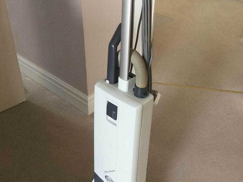 SEEBO X1 Upright Vacuum Cleaner