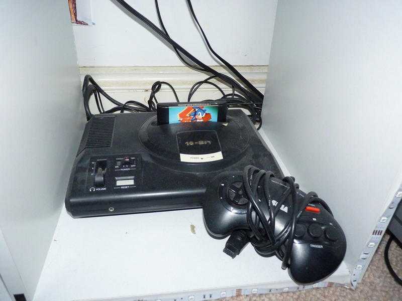 Sega Megadrive 1 with game, controller and leads.