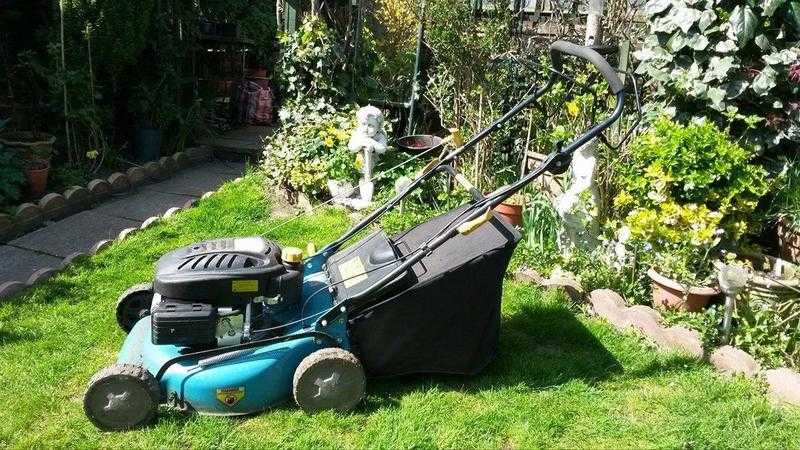 self propelled petrol lawn mower 135cc.  PLMO32011.