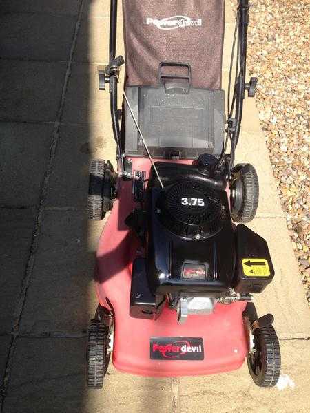 SELF PROPELLED PETROL LAWNMOWER