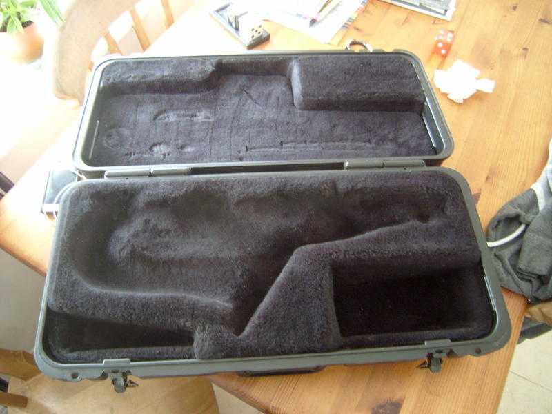 Selmer alto hard case