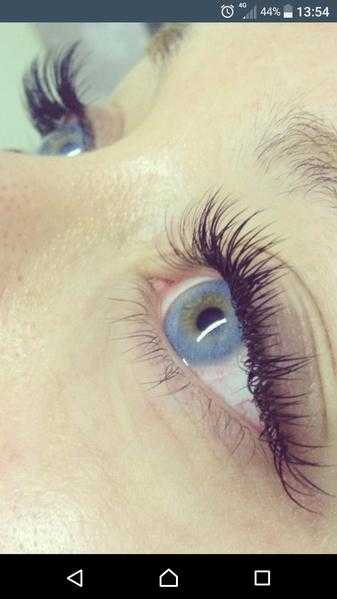 Semi permanent Indevudial eyelash extensions