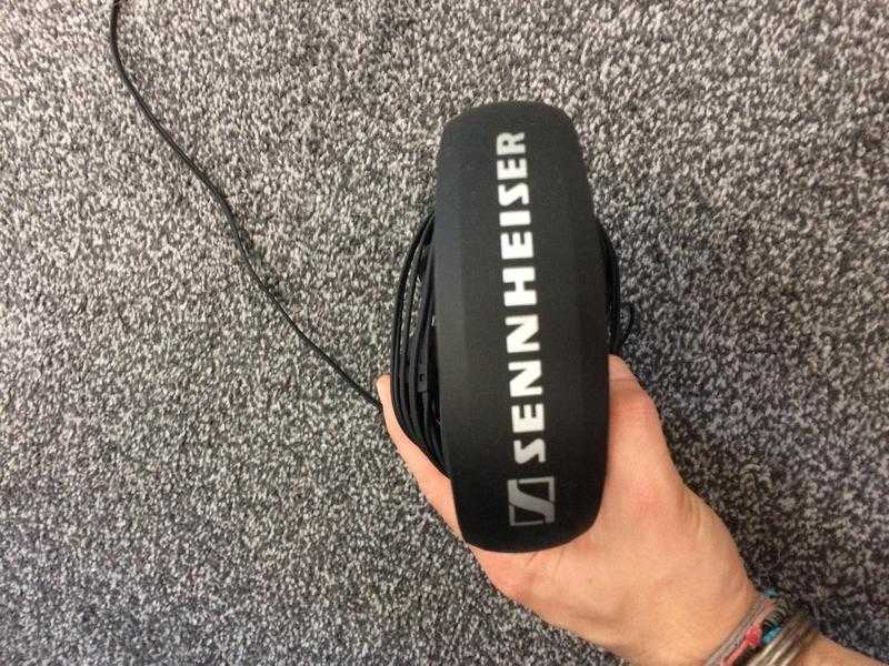 Sennheiser HD201 headphones