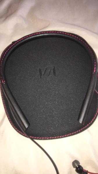 Sennheiser Momentum wireless in ear headphones in perfect condition