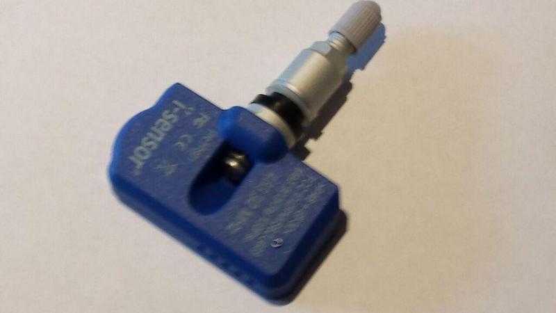 Sensor valves for car tyres