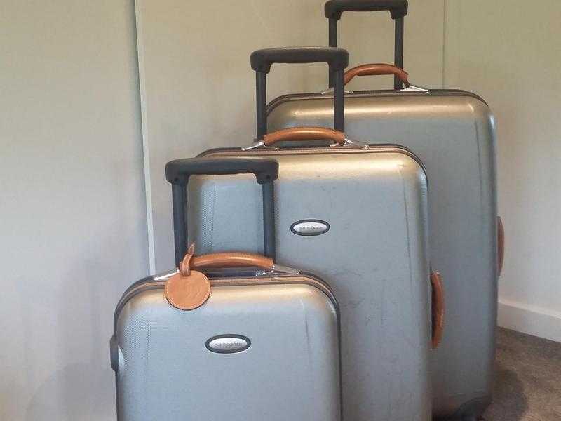 Set of 3 suitcases