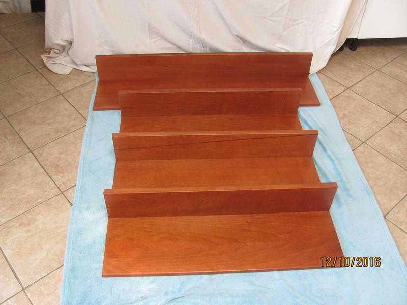 set of 4 shelves