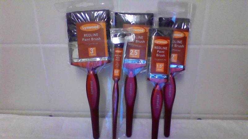 SET OF 5 PAINT BRUSHES