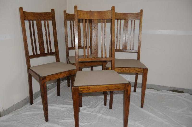 Set of Golden Oak Arts amp Crafts High Back Dining Chairs Four Single Plus One Carver Design Classics