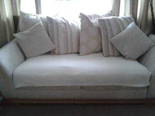 settee